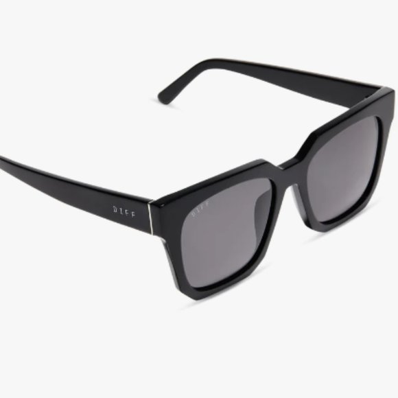 Ariana II Sunglasses in Black/Grey - Picture 5 of 6